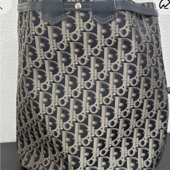Dior bucket bag - Picture 1 of 3